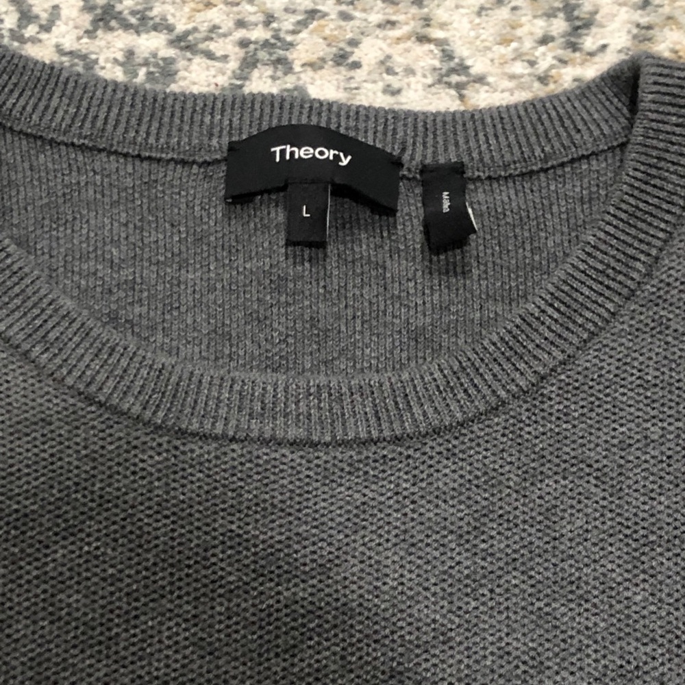 Theory men’s crew neck sweater